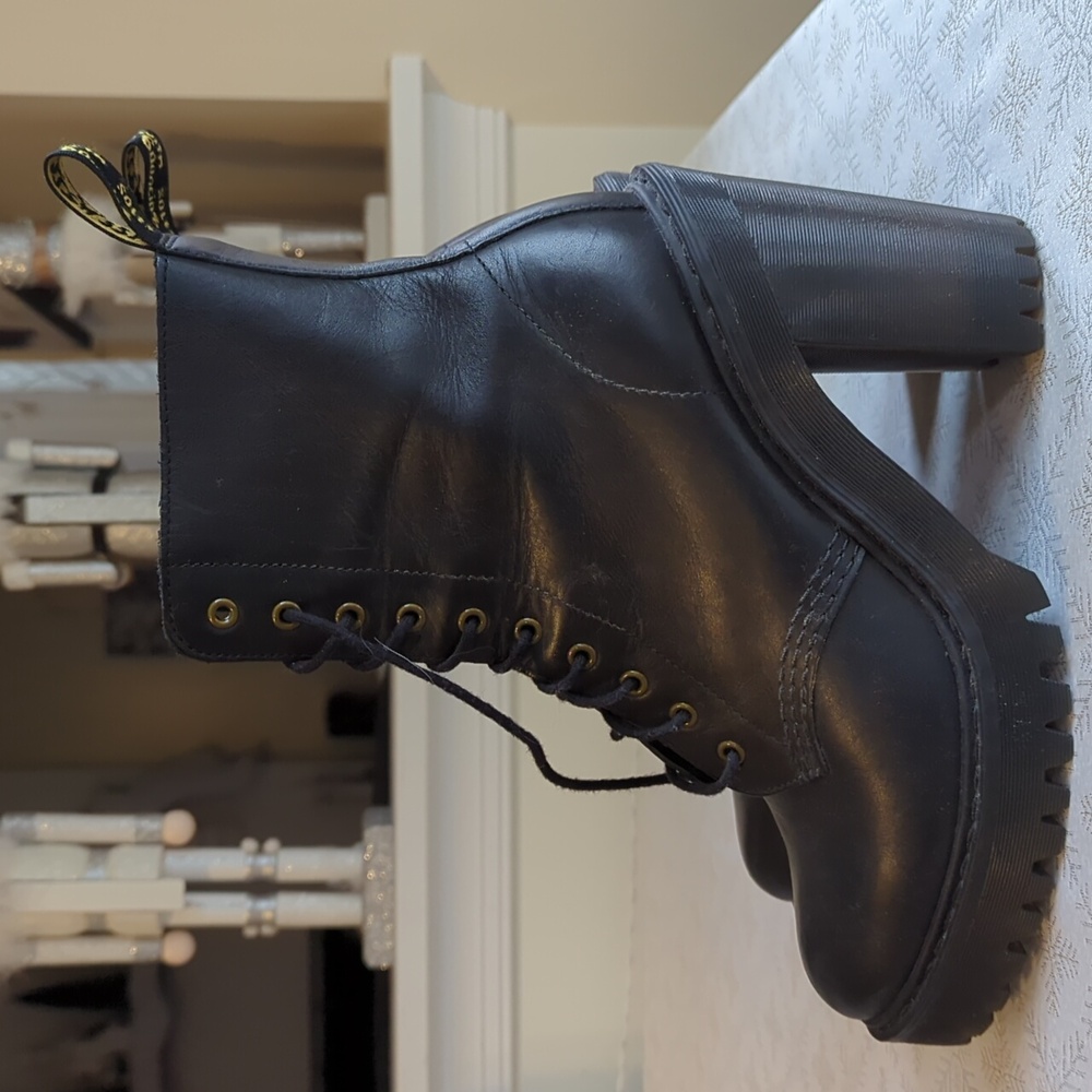 Dr. Martens Kendra Boot NWOT